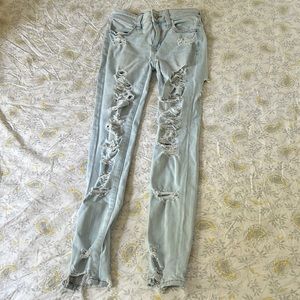 AMERICAN EAGLE low rise ripped jeans